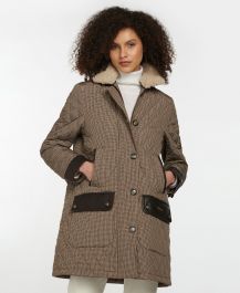 LQU1371ST51_AW21_front_model_2.jpg