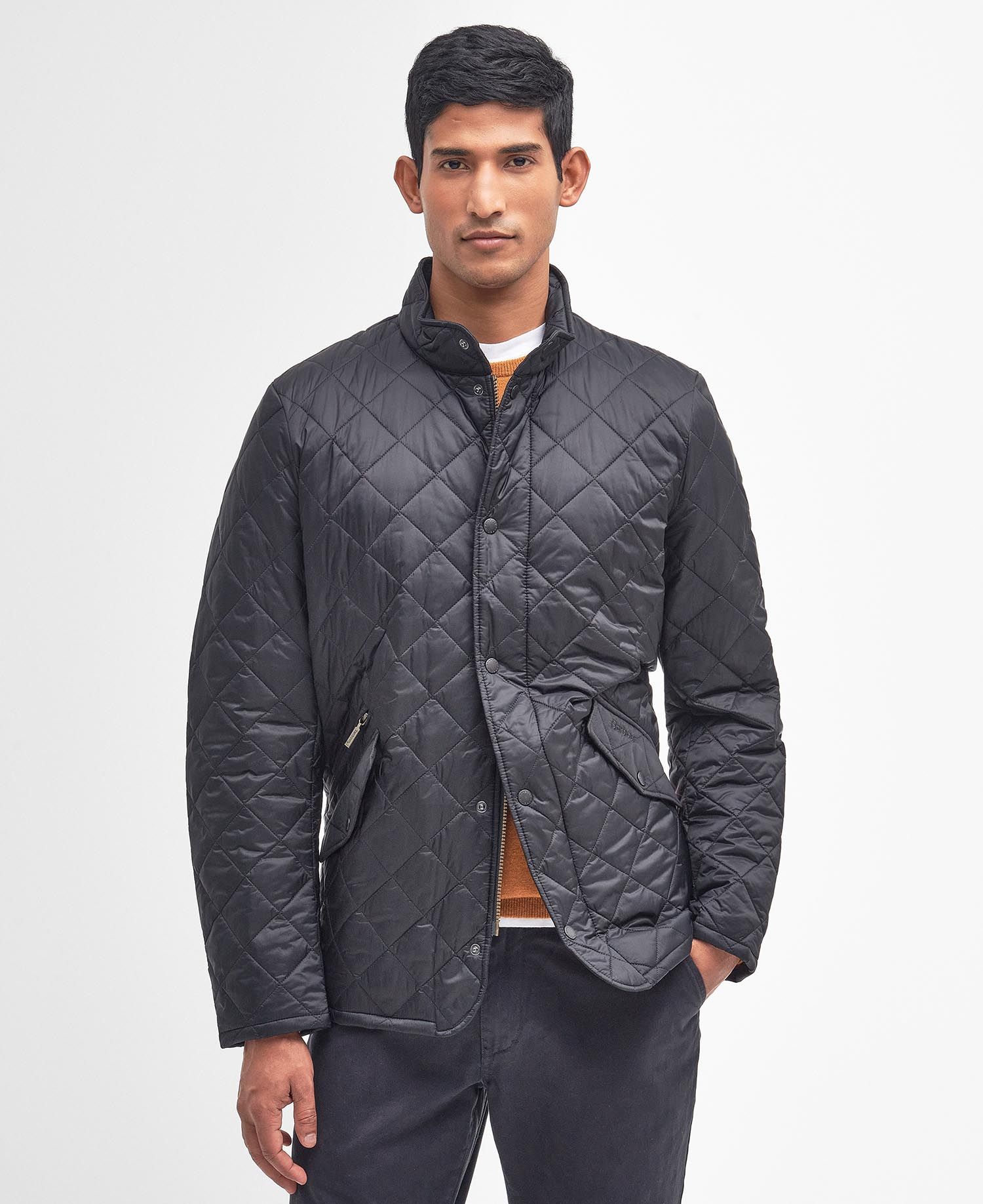 Barbour Flyweight Chelsea Quilt in Black | Barbour