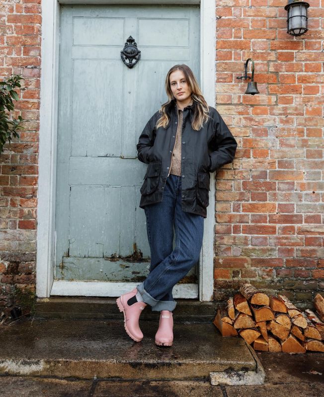 Shop the Barbour Wilton Wellingtons in Pink today. Barbour