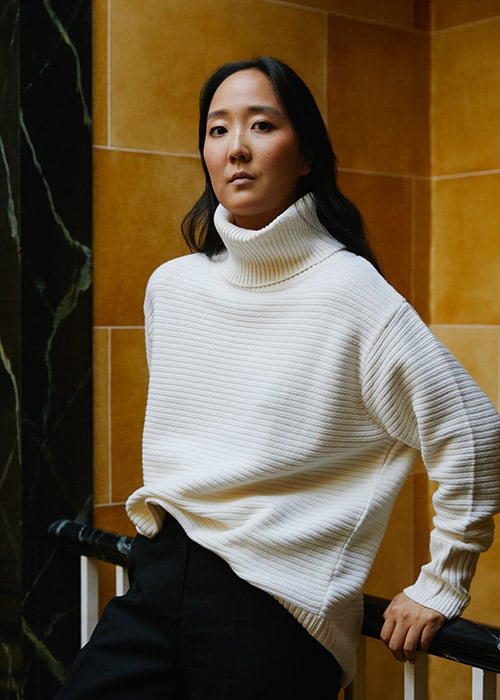 Shini Park wears the AW21 Barbour Modern Heritage Collection Shini Park wears the AW21 Barbour Modern Heritage Collection